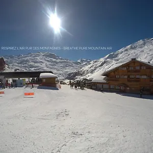L'isatis Chalet Hotel
